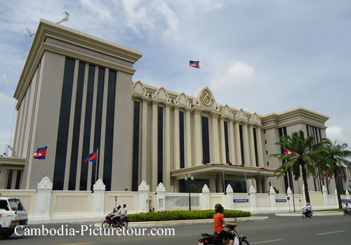 1219381132_6nzdyrvu_phnom-penh-peace-building