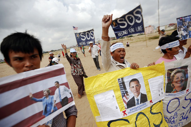 1219381132_g4yCI3d1_asean_protest