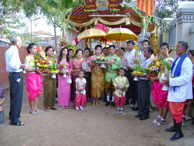 1219381132_vHAknN5i_khmer-wedding