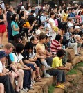 art-Angkor-Wat-Crowd-Tourists-420x0