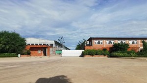 2021-06-09 캄보디아 스와이리응 바벳시에 있는 한 공장이 코로나19 확산으로 가동이 중단됐다