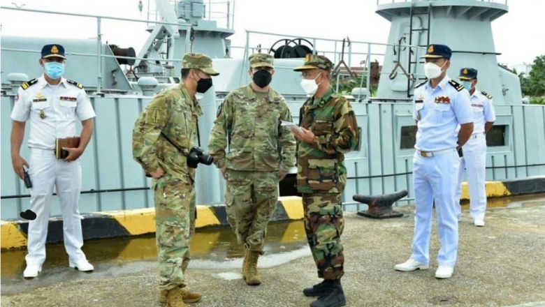 리암해군기지의 미군 방문단