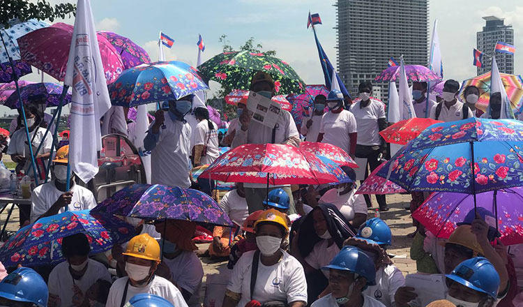 5월1일 노동절, 캄보디아개발센터에 모인 농장 및 의류부문 노동자들