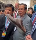 훈센 신발 테러