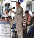 prime_minister_hun_sen_delivers_rice_seeds_and_food_aid_to_more_than_5000_households_in_pursat_province_on_october_25._spm
