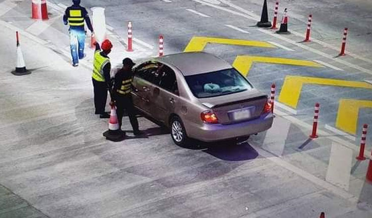 Drivers-re-educated-after-driving-in-reverse-on-Phnom-Penh-Sihanoukville-Expressway