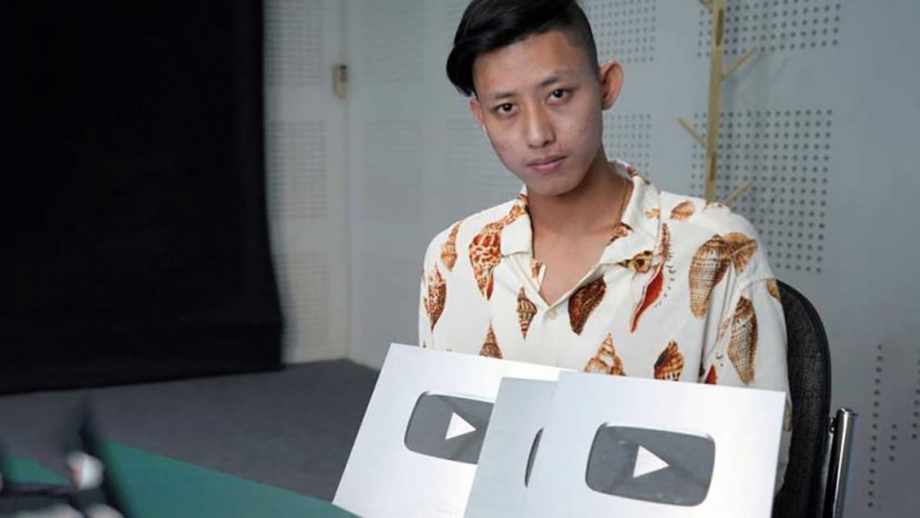 oppa_heng_has_tasted_success_by_narrating_popular_stories_and_sharing_his_experiences._fb