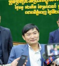 new_labour_minister_heng_sour_speaks_to_the_media_after_the_wage_negotiations_on_august_28._labour_ministry