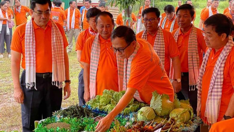 agriculture_ministry_secretary_of_state_yang_saing_koma_attends_the_world_food_day_celebrations_in_kratie_province_on_october_15._yang_saing_koma_via_fb