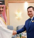 prime_minister_hun_manet_right_shakes_hands_with_sultan_abdulrahman_al-marshad_ceo_of_the_saudi_foundation_for_development._stpm