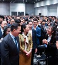 17_12_2023_prime_minister_hun_manet_centre_left_in_profile_and_his_wife_pich_chanmony_meet_with_members_of_the_cambodian_diaspora_working_and_studying_in_japan_during_his_trip_to_the_50th_anniversary_of_japan_asean_t