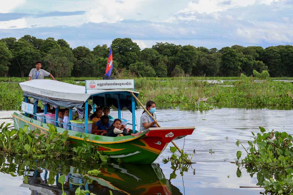 18_12_2023_the_sipar_floating_library_which_promotes_literacy_on_the_tonle_sap_lake_sipar_cambodia