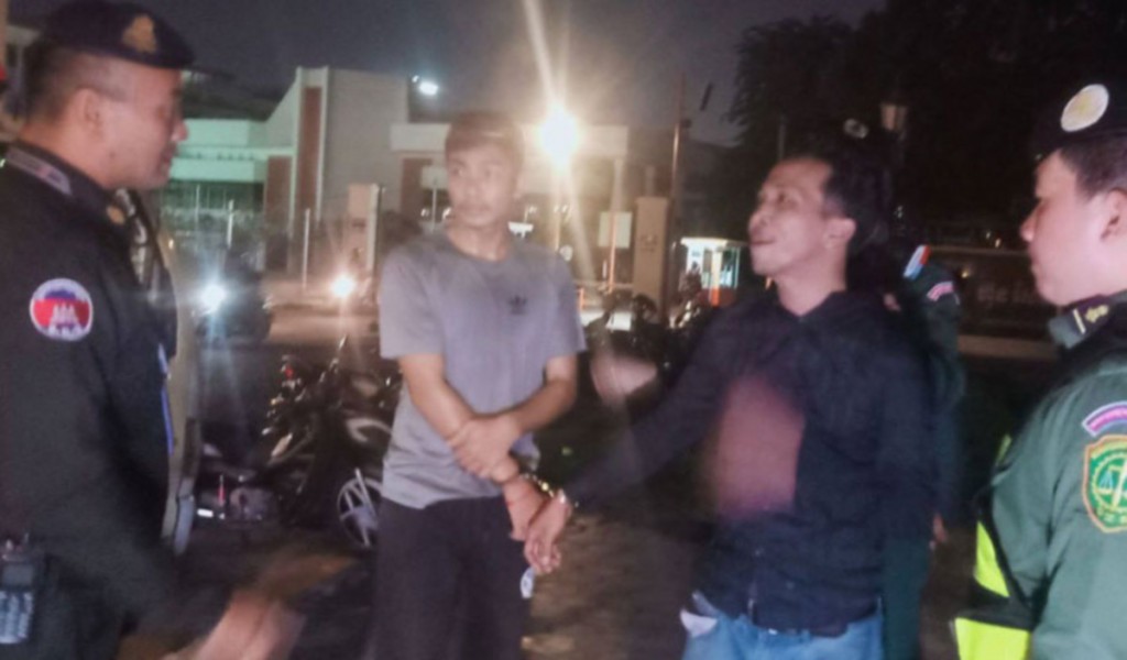 Men-arrested-after-ammunition-found-during-routine-traffic-stop-in-Phnom-Penh (2)