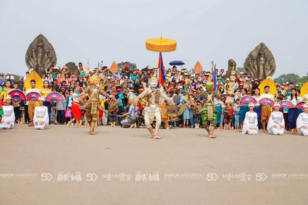 10_3_2024_traditional_and_cultural_dances_performed_in_front_of_angkor_wat_during_angkor_sangkran_in_2023_angkor_sangkran