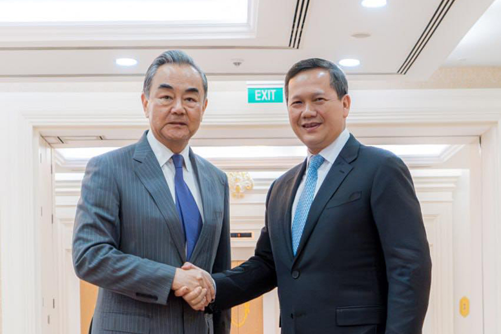 23_4_2024_prime_minister_hun_manet_meets_with_chinese_foreign_minister_wang_yi_in_phnom_penh_on_april_22_stpm