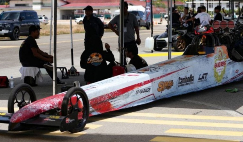 Drag-racing-and-other-delights-on-show-at