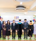지난 8일 열린 우정캄보디아간호대학교 개교식에서 학교 및 캄보디아 정부 관계자들이 기념사진을 촬영하고 있다.(우정캄보디아 간호대학교 제공)_WS