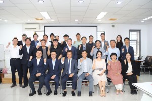 한캄상공회의소(회장 김성수)는 지난 1월 8일 프놈펜 프라임MF 본사에서 2026년 첫 월례회의를 열고 새해 운영 방향과 주요 현안을 논의했다._WS